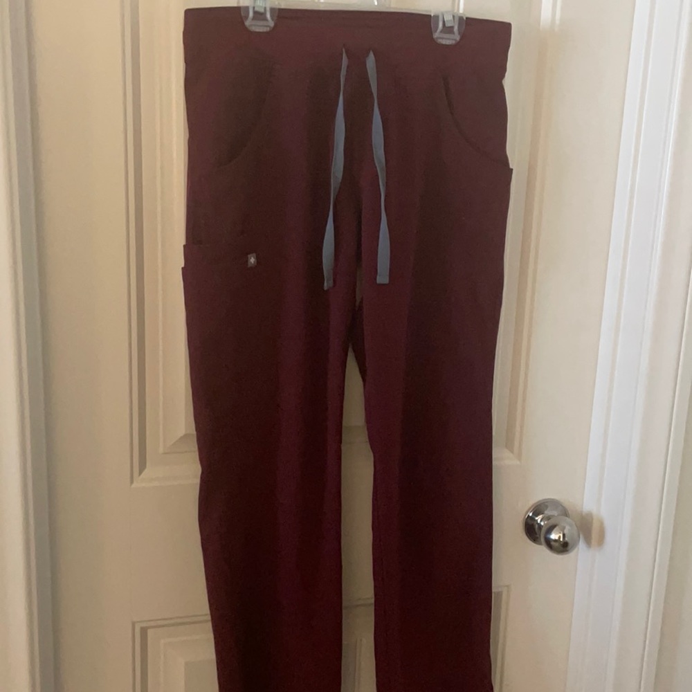 Fig’s Kade™ Cargo Scrub Pants